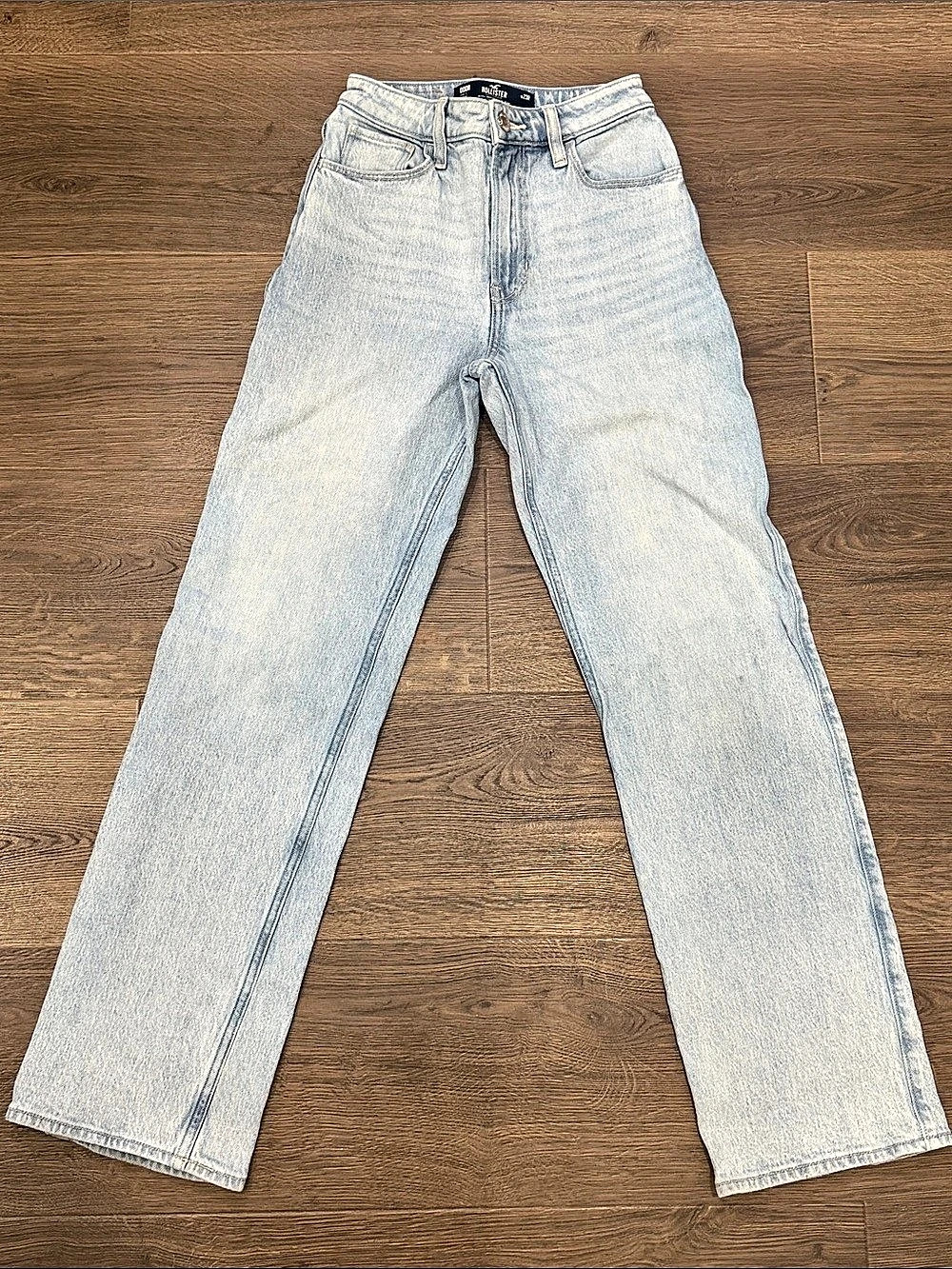 Hollister Ultra High-Rise Dad Jean Light Wash Straight Leg Jeans Waist 23 EUC